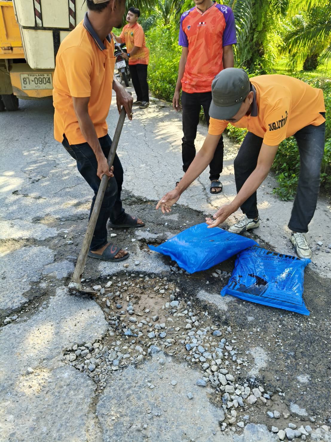 ลงพื้นที่ซ่อมแซมถนนสายวังหิน - วังพญาคา