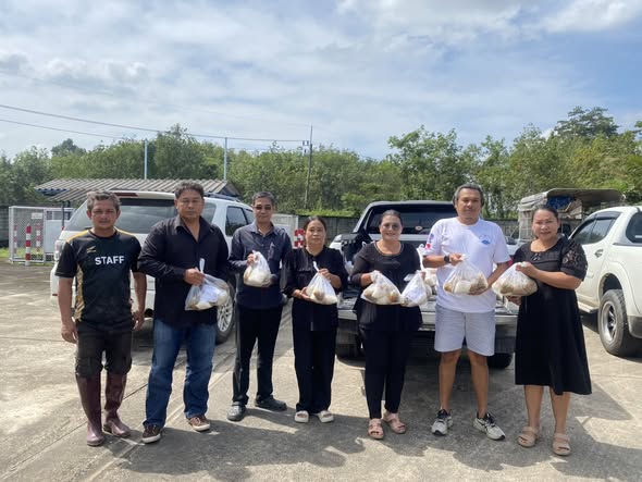 ขอขอบคุณ ศาลเจ้าพ่อหมื่นราม ร่วมกับ สโมสรโรตารี่ตรัง มอบข้าวกล่อง 300 กล่อง ให้ผู้ประสบภัยน้ำท่วมในพื้นที่ ตำบลนาท่ามใต้ และขอขอบคุณ คุณณัฐวัส ศศิธร  ( ครูปาล์ม สถาบันสอนดำน้ำ LaytrangDiving )และคุณ นันทวุฒิ กัลป์ศิริไพศาล ที่ประสานการให้ความช่วยเหลือในครั้งนี้ เป็นรอบที่ 2